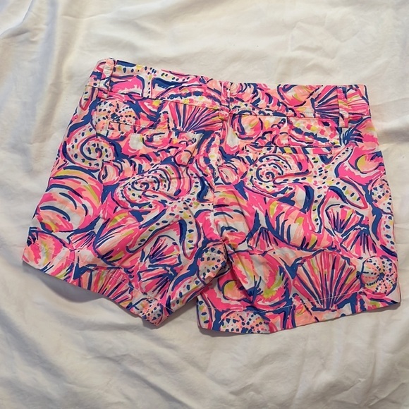 Lilly Pulitzer // The Callahan 5” Short Seashell Print - Picture 2 of 6